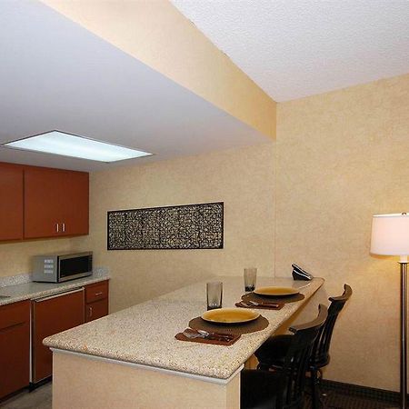 Quality Inn & Suites Downtown Phoenix Exterior photo