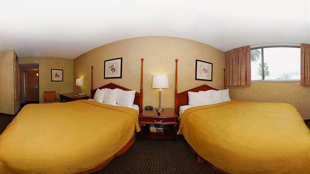 Quality Inn & Suites Downtown Phoenix Exterior photo