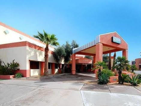 Quality Inn & Suites Downtown Phoenix Exterior photo